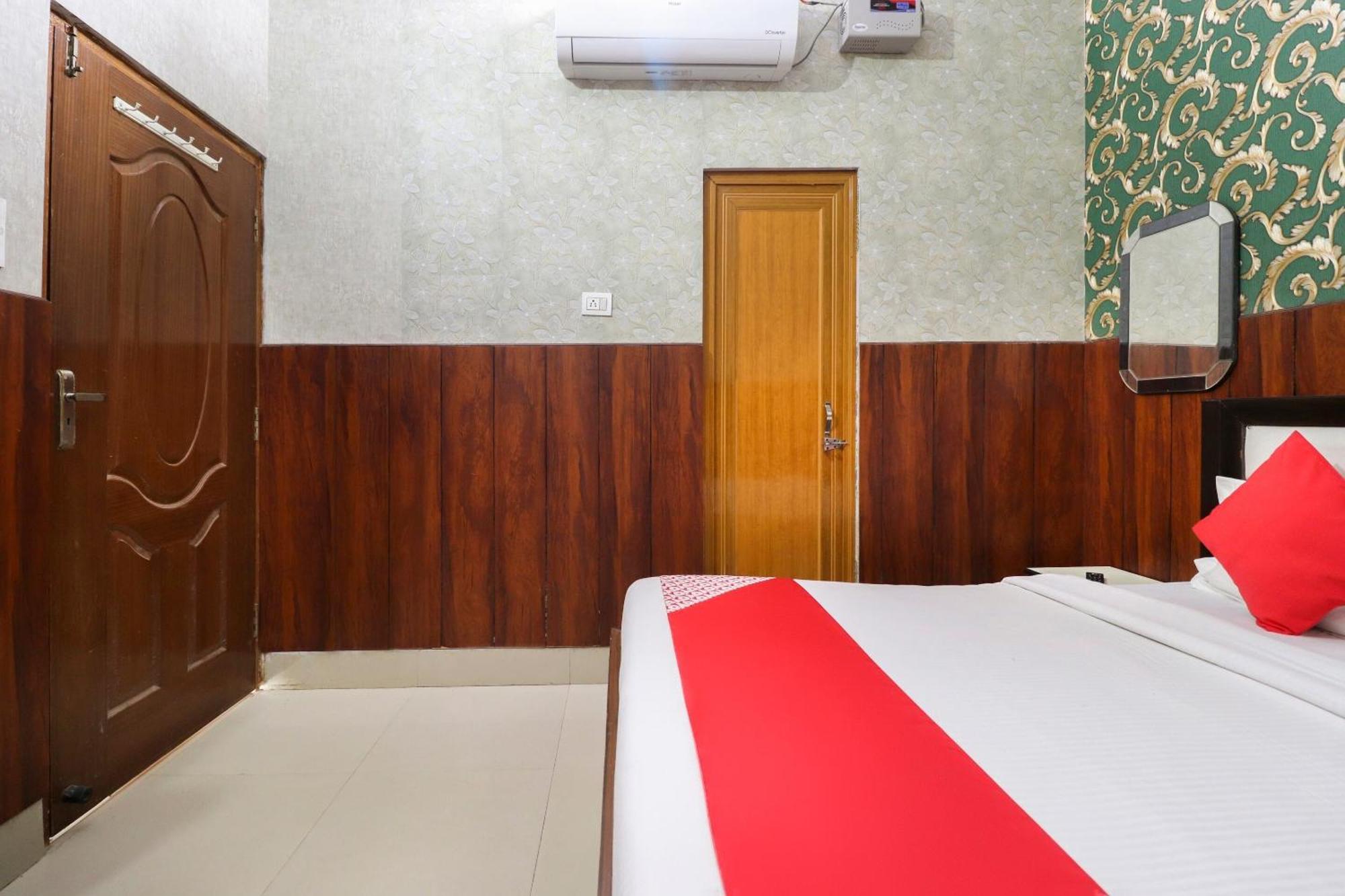 Hotel O Moon Light Roorkee Екстер'єр фото